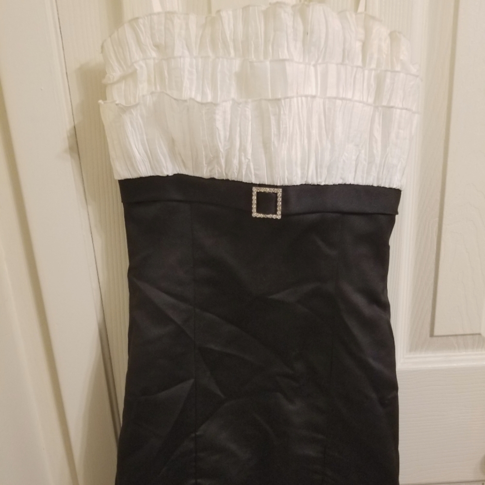 Black and white strapless cocktail dress